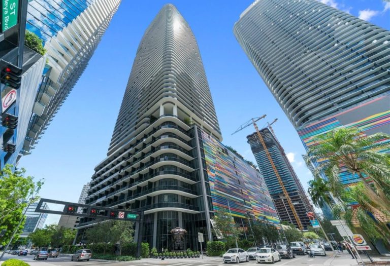 SLS Brickell